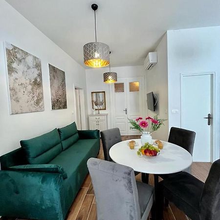 Lux Apartmans พูลา ภายนอก รูปภาพ