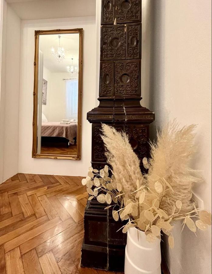 Lux Apartmans Apartment พูลา ภายนอก รูปภาพ