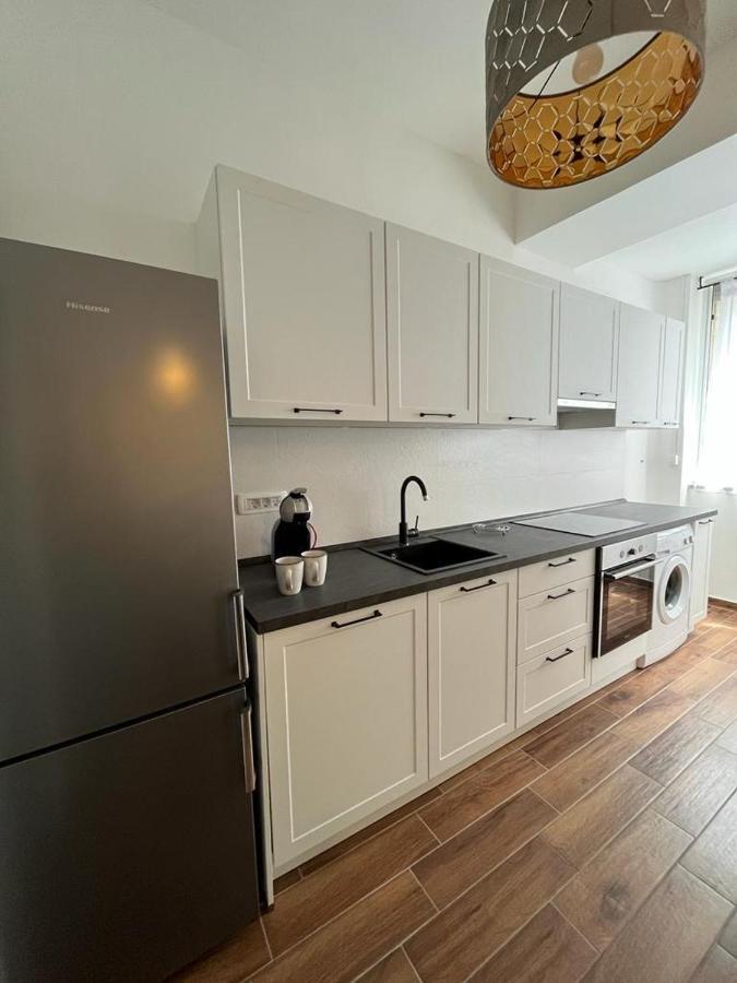 Lux Apartmans Apartment พูลา ภายนอก รูปภาพ