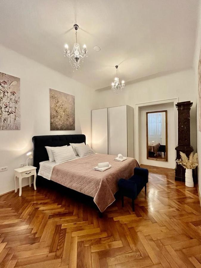 Lux Apartmans Apartment พูลา ภายนอก รูปภาพ