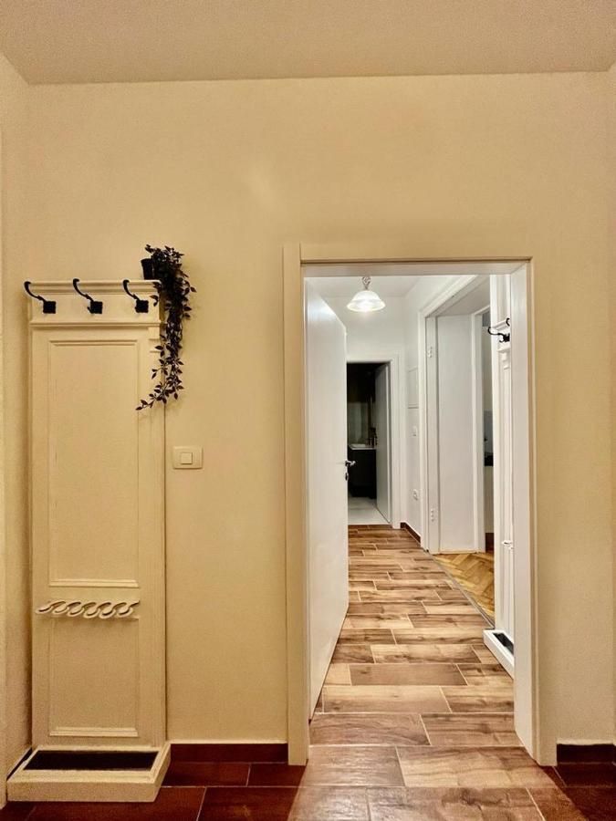 Lux Apartmans Apartment พูลา ภายนอก รูปภาพ