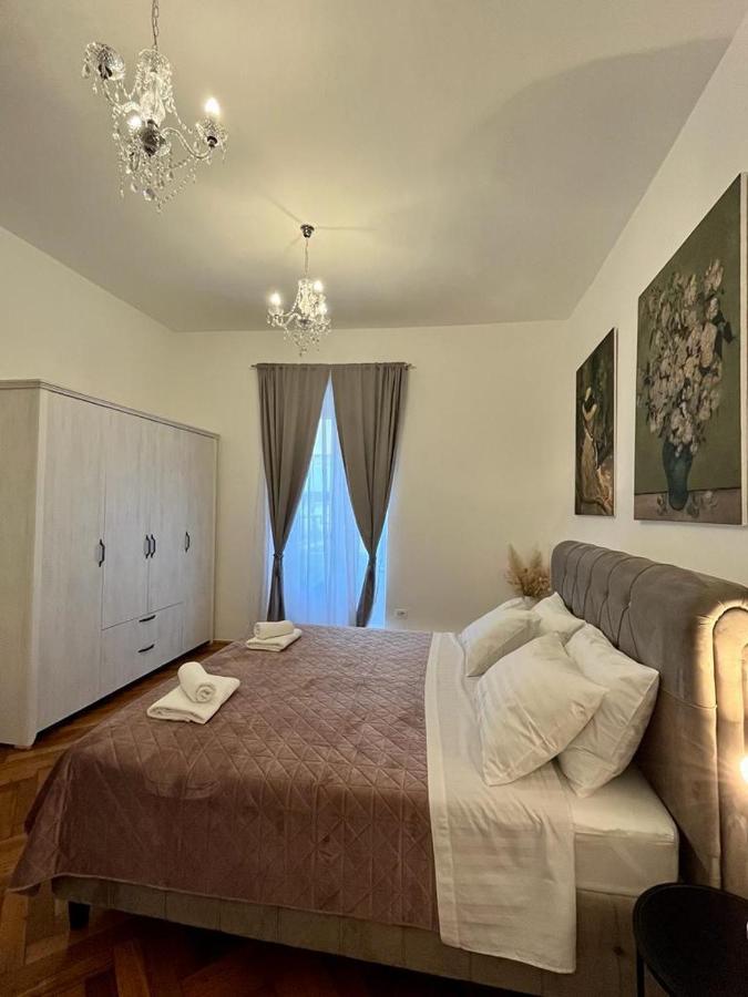 Lux Apartmans พูลา ภายนอก รูปภาพ