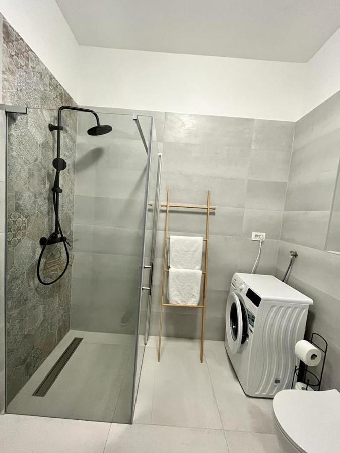 Lux Apartmans Apartment พูลา ภายนอก รูปภาพ